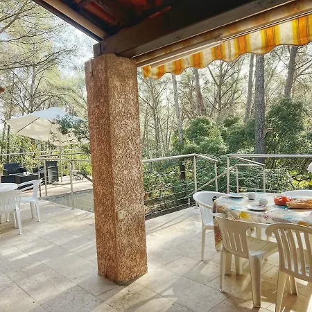 Villa Maison Familiale A Sanary, En Pleine Pinede *