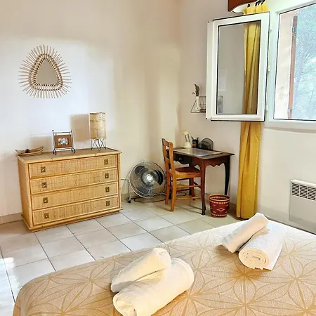 Villa Maison Familiale A Sanary, En Pleine Pinede *