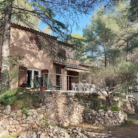 Villa Maison Familiale A Sanary, En Pleine Pinede
